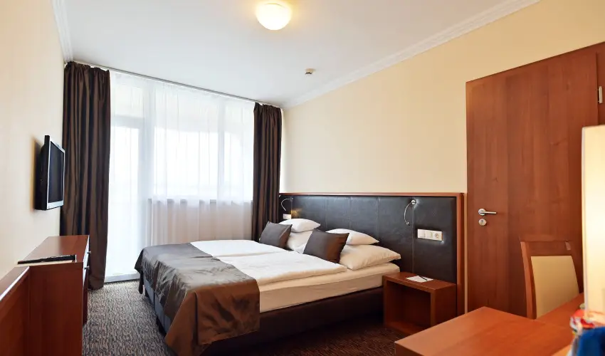 Hotel Eger & Park Eger - M�rcius 15. (min. 3 �j)