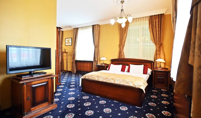 Hotel Eger & Park Eger - M�rcius 15. (min. 3 �j)