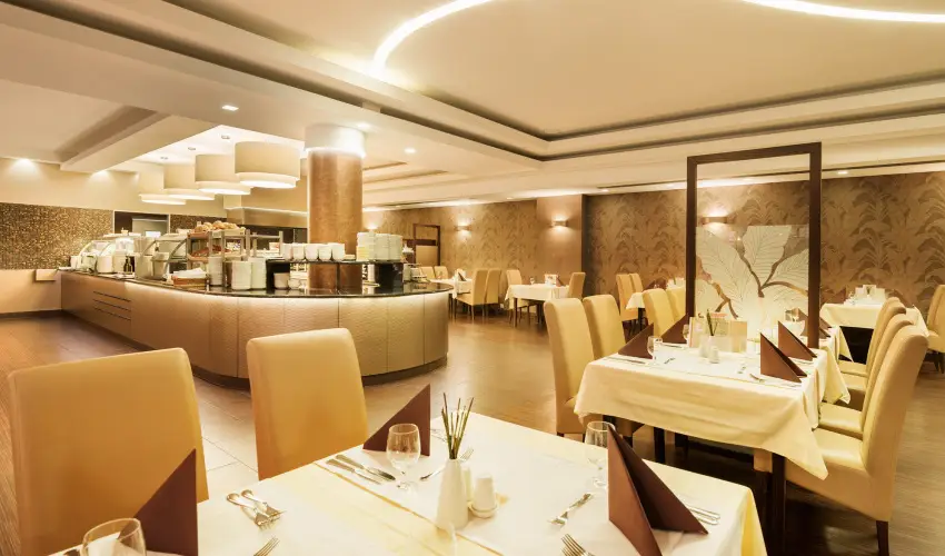 Hotel Eur�pa Fit H�v�z - M�rcius 15. (min. 3 �j)