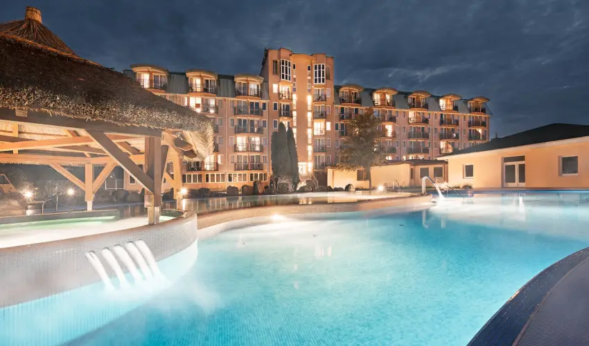 Hotel Eur�pa Fit H�v�z - M�rcius 15. (min. 3 �j)