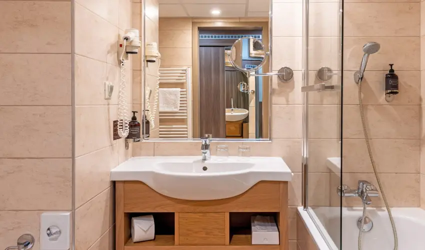 Hotel Eur�pa Fit H�v�z - M�rcius 15. (min. 3 �j)