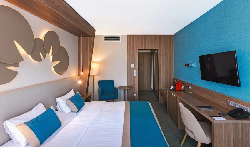 Hotel Eur�pa Fit H�v�z - M�rcius 15. (min. 3 �j)