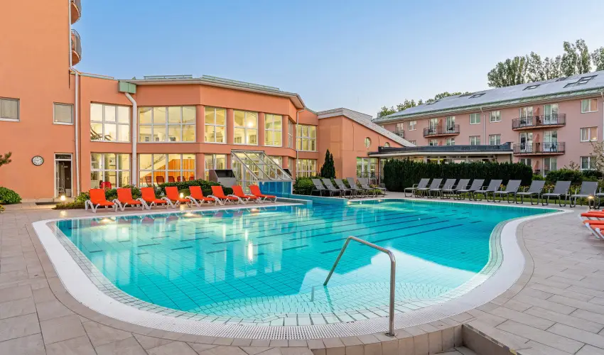 Hotel Eur�pa Fit H�v�z - M�rcius 15. (min. 3 �j)