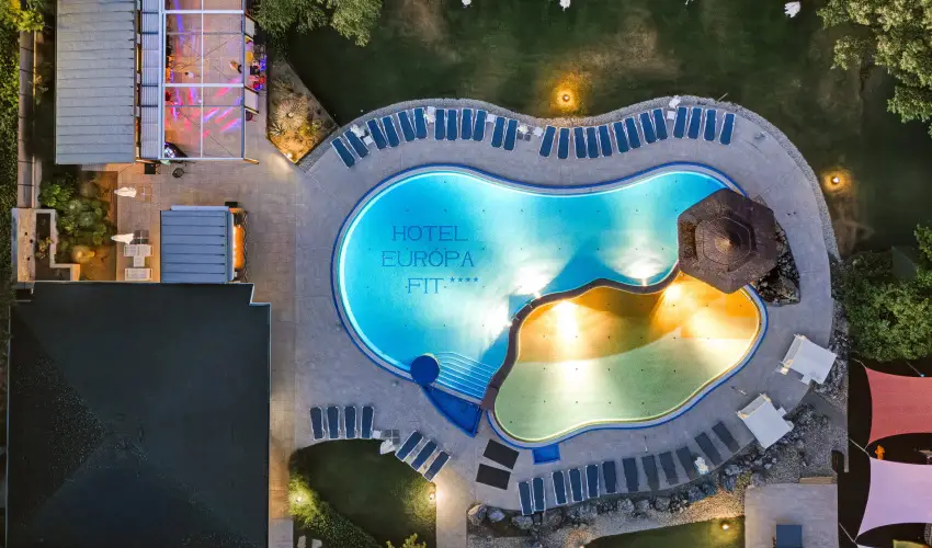 Hotel Eur�pa Fit H�v�z - M�rcius 15. (min. 3 �j)