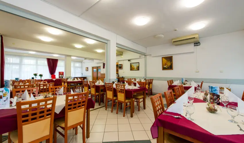 Hotel Forr�s Zalakaros Zalakaros - M�rcius 15.