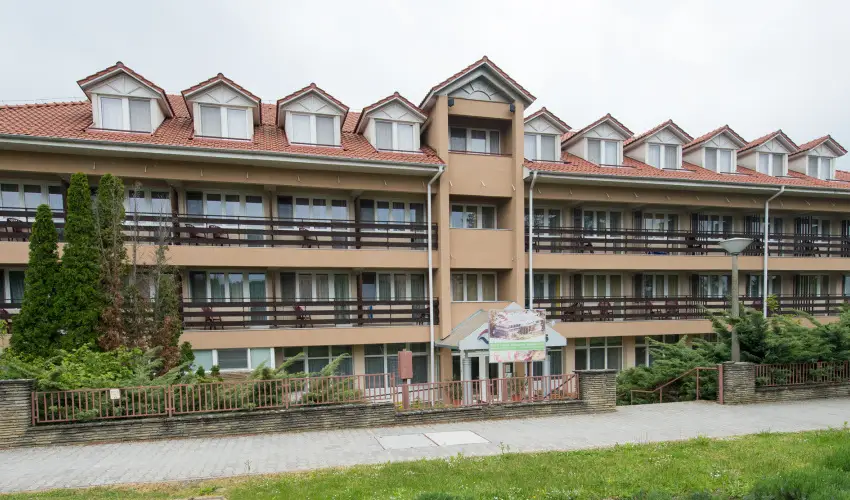 Hotel Forr�s Zalakaros Zalakaros - M�rcius 15.