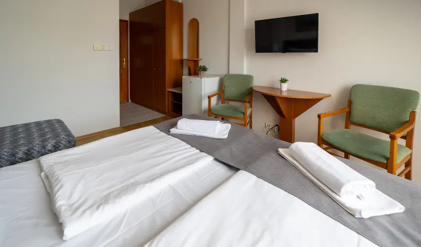 Hotel Forr�s Zalakaros Zalakaros - M�rcius 15.