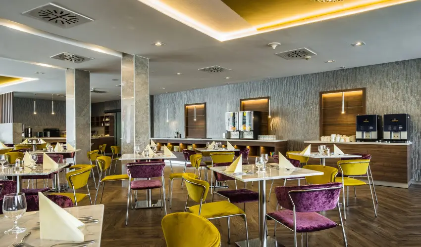 Hotel Golden Lake Resort Balatonf�red - M�rcius 15. 