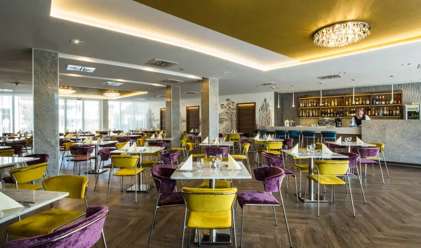 Hotel Golden Lake Resort Balatonf�red - M�rcius 15. 
