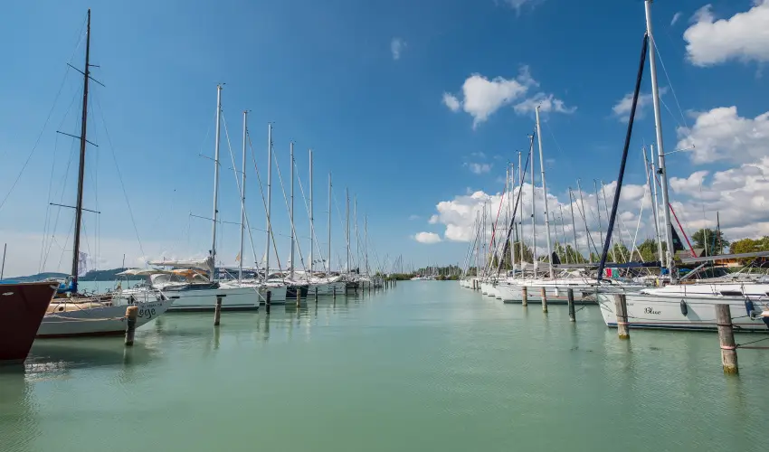 Hotel Golden Lake Resort Balatonf�red - M�rcius 15. 