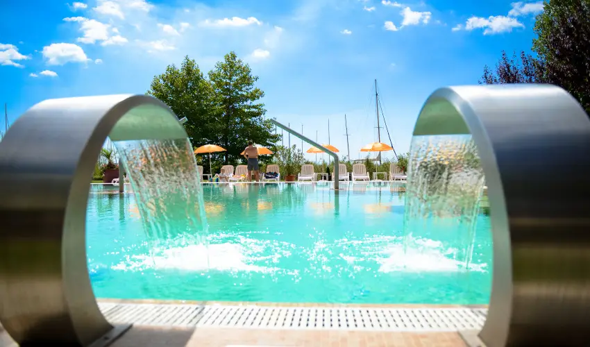 Hotel Golden Lake Resort Balatonf�red - M�rcius 15. 