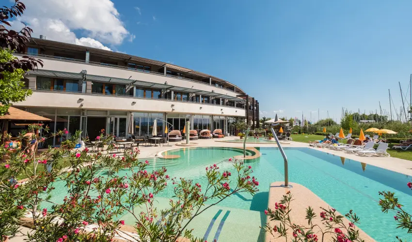Hotel Golden Lake Resort Balatonf�red - M�rcius 15. 