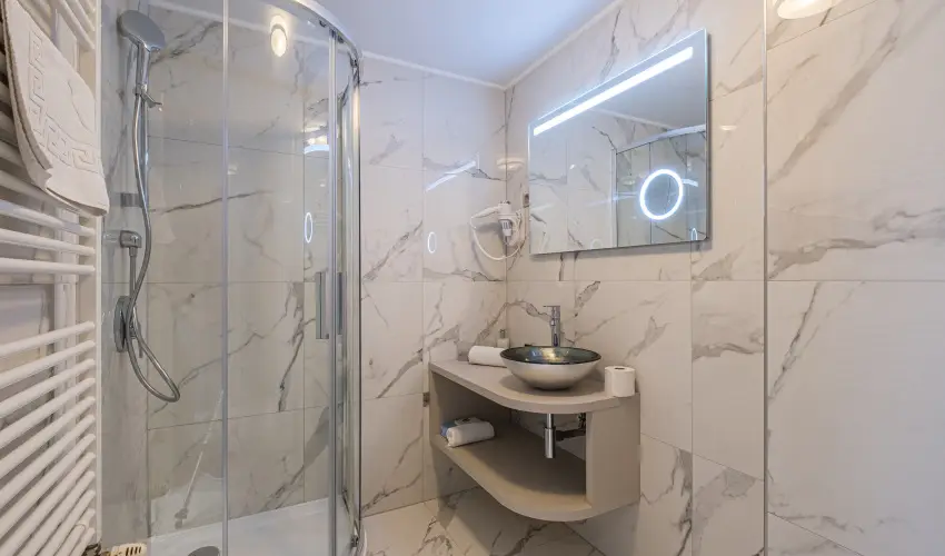 Hotel Golden Lake Resort Balatonf�red - M�rcius 15. 