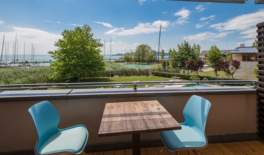 Hotel Golden Lake Resort Balatonf�red - M�rcius 15. 