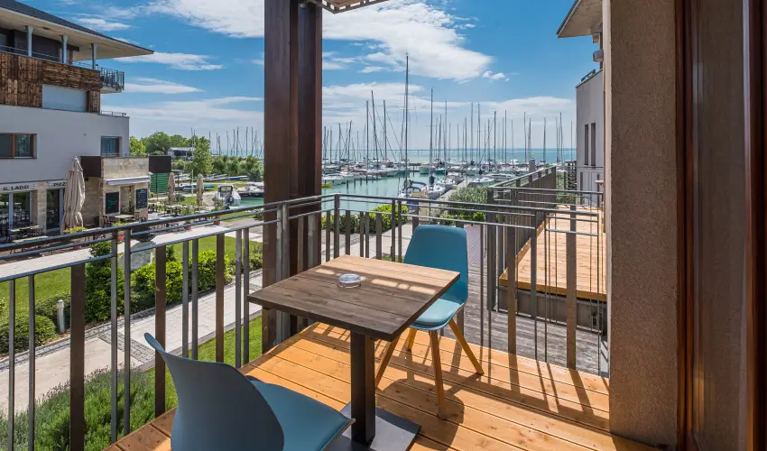 Hotel Golden Lake Resort Balatonf�red - M�rcius 15. 