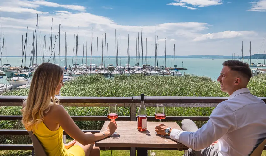 Hotel Golden Lake Resort Balatonf�red - M�rcius 15. 