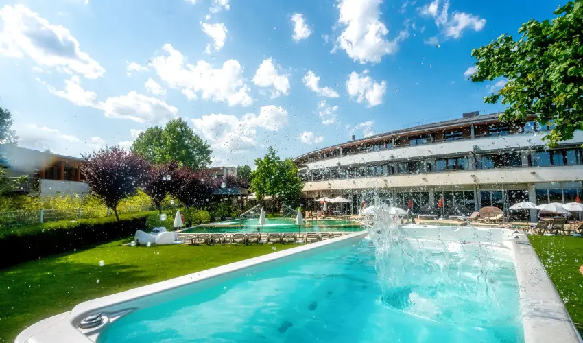 Hotel Golden Lake Resort Balatonf�red - M�rcius 15. 