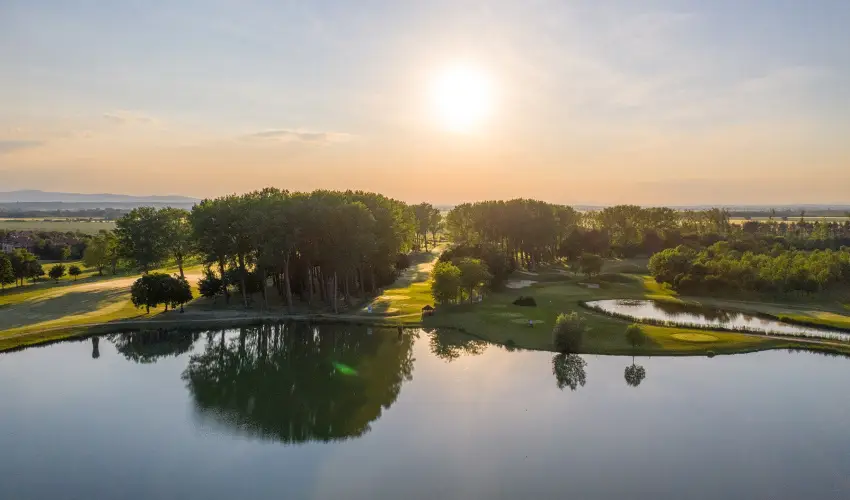 Greenfield Hotel Golf & Spa B�k, B�kf�rd� - M�rcius 15.                                                                                                                                                                                                                                                    