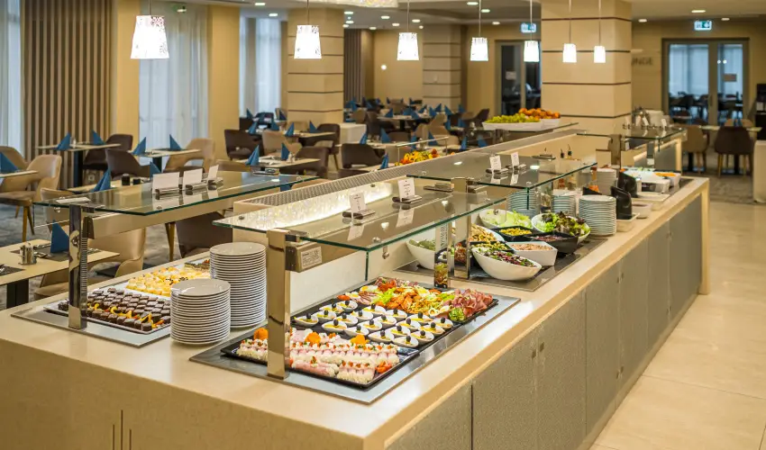 Greenfield Hotel Golf & Spa B�k, B�kf�rd� - M�rcius 15.                                                                                                                                                                                                                                                    