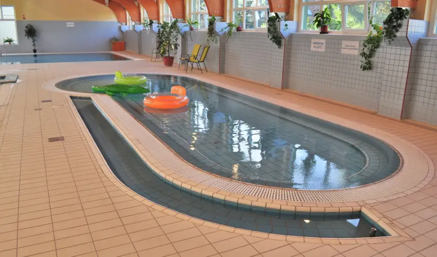 Hajnal Hotel Mez�k�vesd - M�rcius 15.