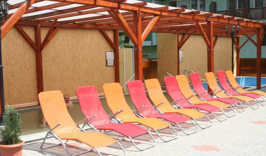 Hajnal Hotel Mez�k�vesd - M�rcius 15.