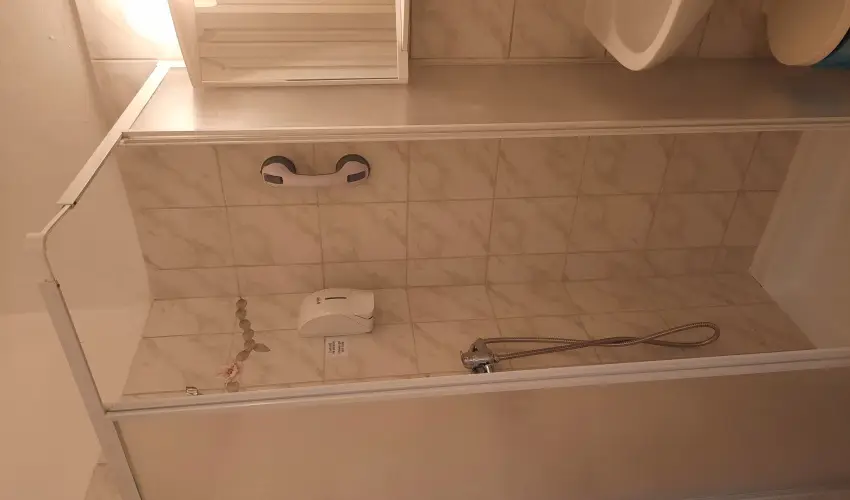 Hajnal Hotel Mez�k�vesd - M�rcius 15.