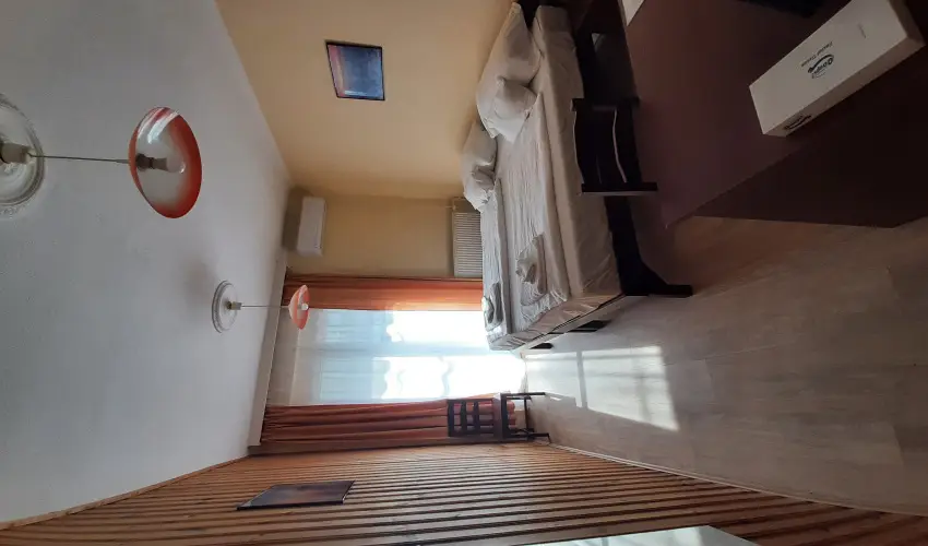 Hajnal Hotel Mez�k�vesd - M�rcius 15.