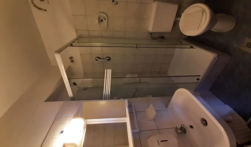 Hajnal Hotel Mez�k�vesd - M�rcius 15.