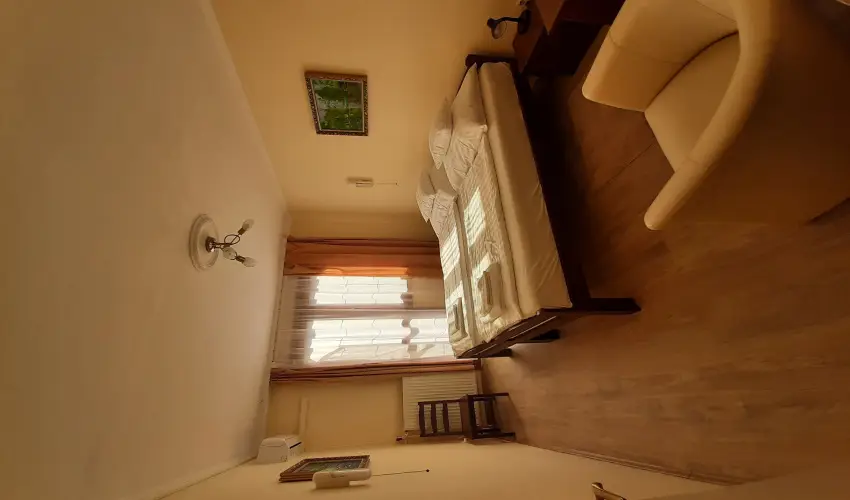 Hajnal Hotel Mez�k�vesd - M�rcius 15.