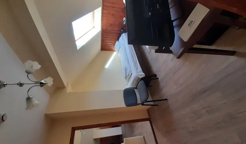 Hajnal Hotel Mez�k�vesd - M�rcius 15.