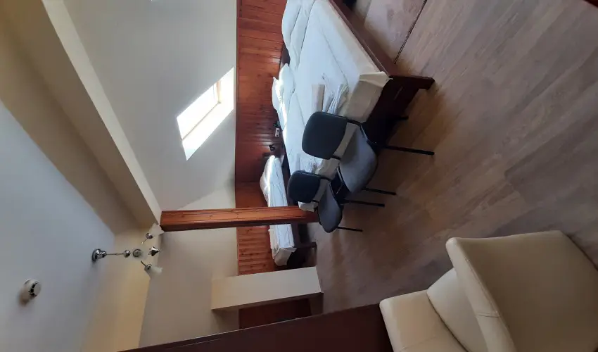 Hajnal Hotel Mez�k�vesd - M�rcius 15.