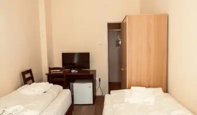 Hajnal Hotel Mez�k�vesd