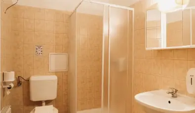Hajnal Hotel Mez�k�vesd