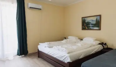 Hajnal Hotel Mez�k�vesd