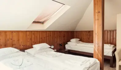 Hajnal Hotel Mez�k�vesd