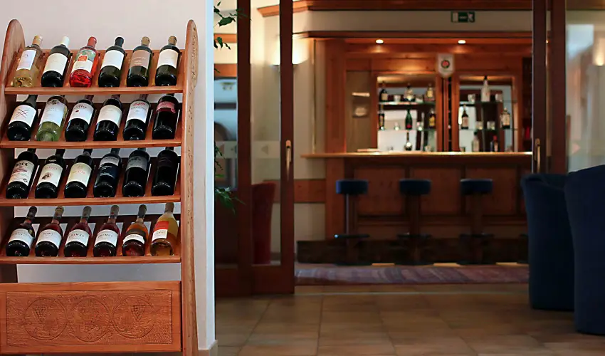 Hasik Hotel D�br�nte - M�rcius 15.  (min. 2 �j)