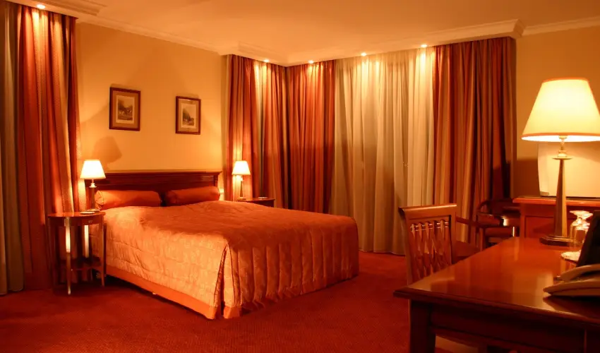 Hasik Hotel D�br�nte - M�rcius 15.  (min. 2 �j)
