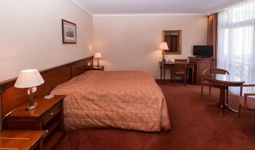 Hasik Hotel D�br�nte - M�rcius 15.  (min. 2 �j)
