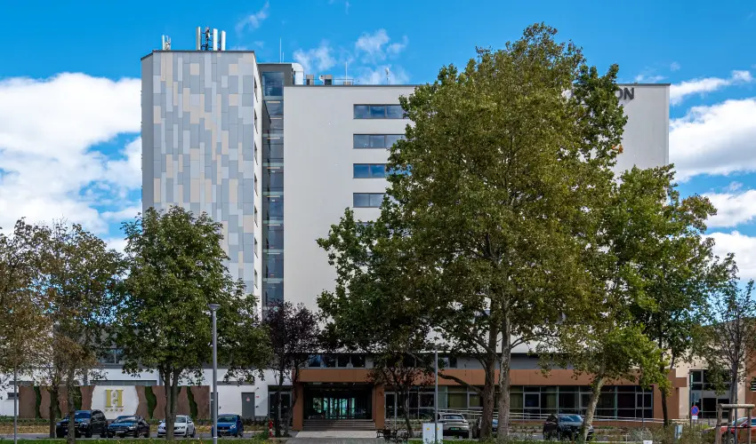Hotel Helikon Keszthely - M�rcius 15.  (min. 2 �j)
