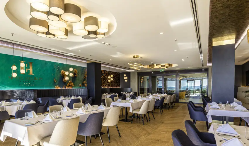 Hotel Helikon Keszthely - M�rcius 15.  (min. 2 �j)