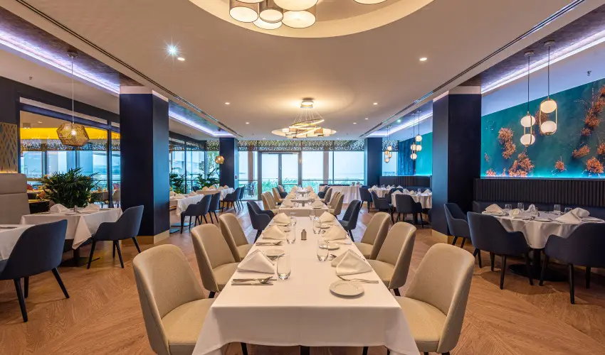 Hotel Helikon Keszthely - M�rcius 15.  (min. 2 �j)