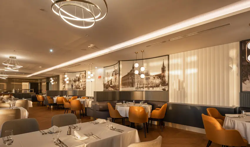 Hotel Helikon Keszthely - M�rcius 15.  (min. 2 �j)