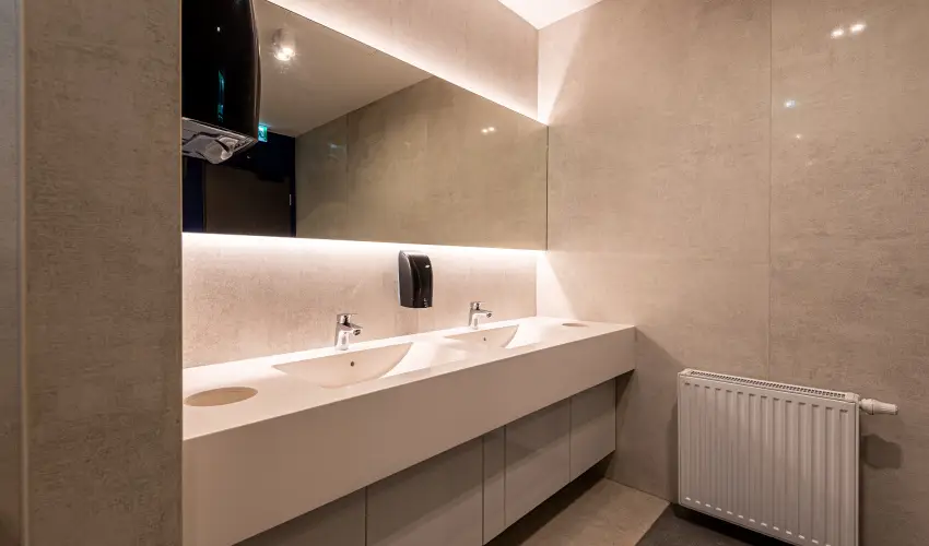 Hotel Helikon Keszthely - M�rcius 15.  (min. 2 �j)