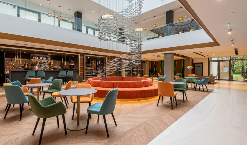 Hotel Helikon Keszthely - M�rcius 15.  (min. 2 �j)