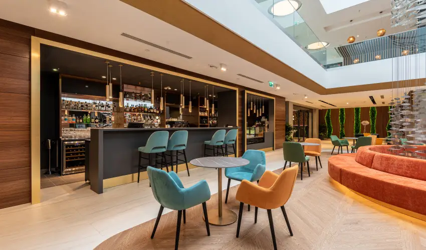 Hotel Helikon Keszthely - M�rcius 15.  (min. 2 �j)