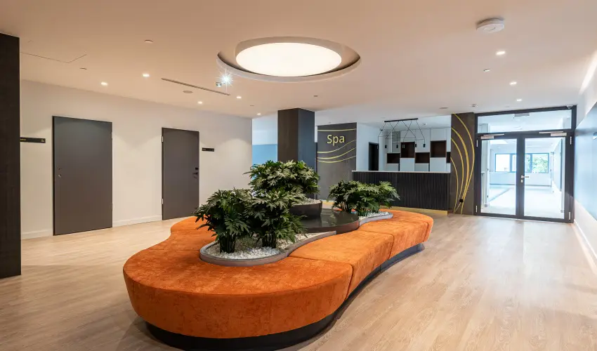 Hotel Helikon Keszthely - M�rcius 15.  (min. 2 �j)