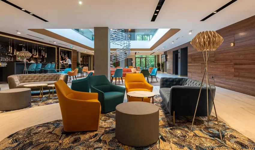 Hotel Helikon Keszthely - M�rcius 15.  (min. 2 �j)
