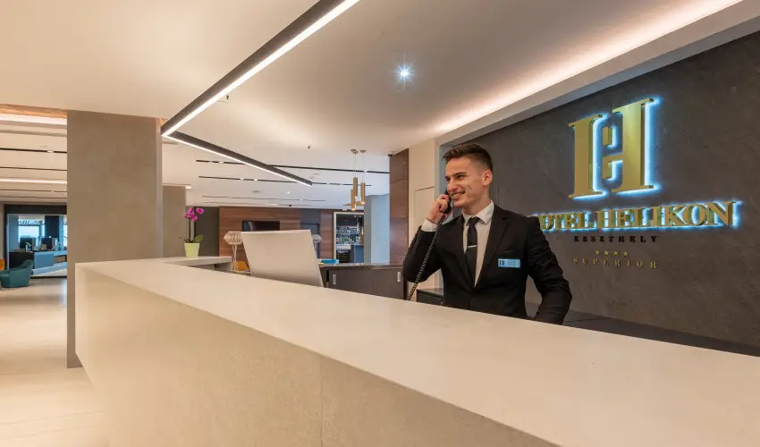 Hotel Helikon Keszthely - M�rcius 15.  (min. 2 �j)