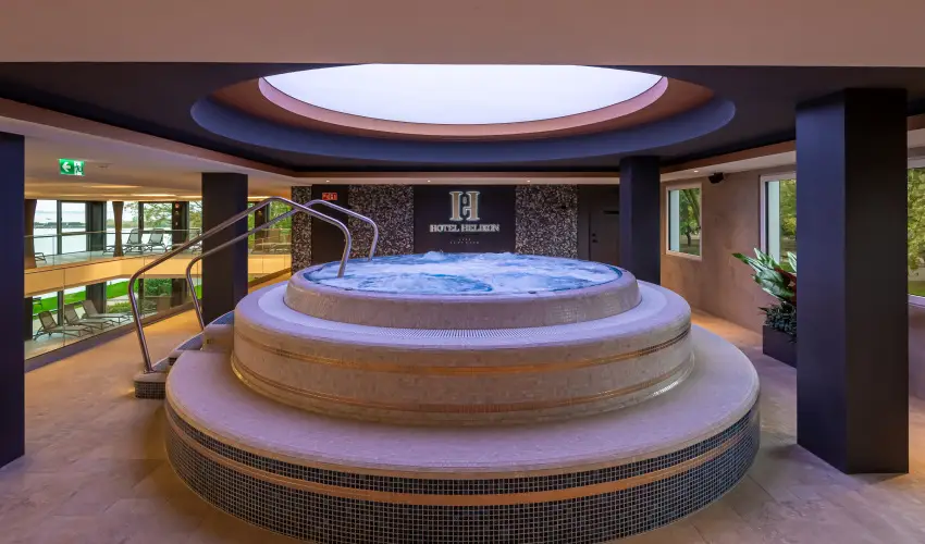Hotel Helikon Keszthely - M�rcius 15.  (min. 2 �j)