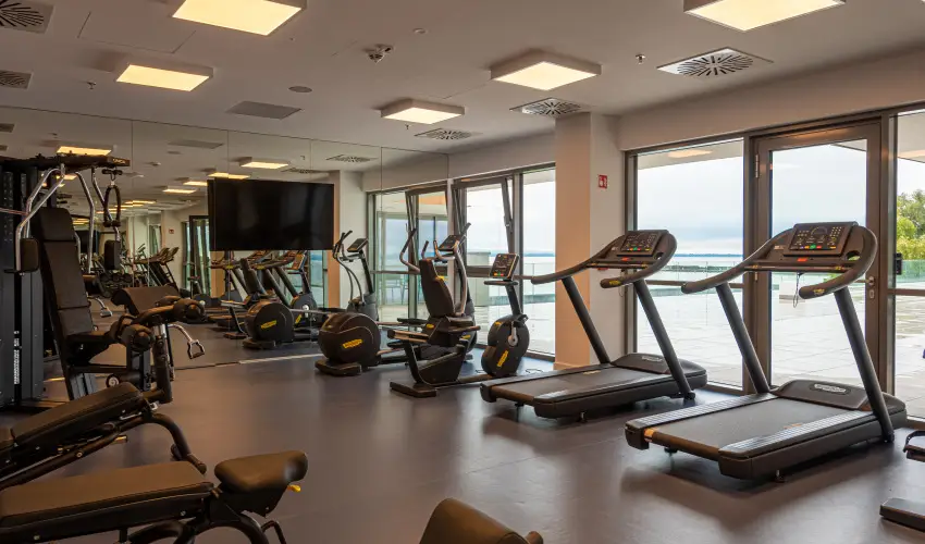 Hotel Helikon Keszthely - M�rcius 15.  (min. 2 �j)